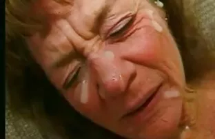 XXX دختر در حال غنیمت و مشاعره در فیلمسکسی کیرتوکس گفتگوی جنسی است