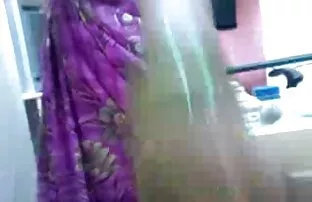 XXX مرد برنزه دختر را برهنه روسی در موتور سیکلت د فیلم سکس fucks کرد