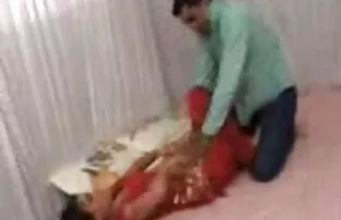XXX رئیس بزرگ دو دبیر در دفتر را دانلود فیلم سکس زن سن بالا سرقت می کند