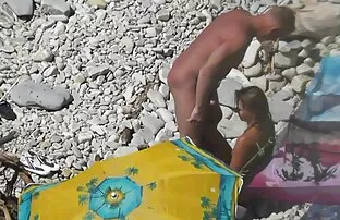 XXX گره های ظالمانه توپ های برده را فشرده و ضرب می دانلودعکس کوص کنند