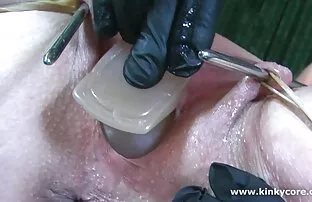 XXX مادربزرگ خانگی روسی به بیدمشک می دهد و دوست خود را روی خروس کیرتوکس خفن خود سوار می کند