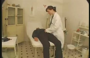 XXX کاشت یک دختر در آشپزخانه و در دانلودعکس سوپرسکسی رختخواب.