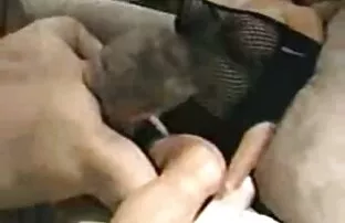 XXX معشوقه جوان مردی را مجبور دانلود فیلم سکس با مادربزرگ به لیسیدن بیدمشک در زیرزمین کرد
