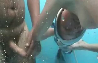 XXX آناستازیا در جوراب های سیاه کلاه خود را در هوا از فیلم سگسی دانلود گفتگوی وابسته به عشق شهوانی می کشد