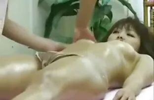 XXX نیکول با برچسب هالووین بازی می کند و با انگشتان دست نوازش گربه دانلود فیلم سکس مادر و پسر هایش را نوازش می دهد