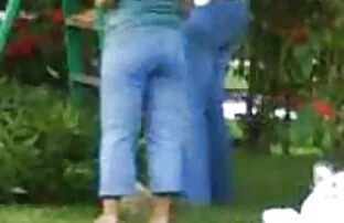 XXX عروسک های بلوند پر زرق و برق طرفداران خود دانلود فیلم سکس زهرا را در یک گفتگوی جنسی جمع می کنند